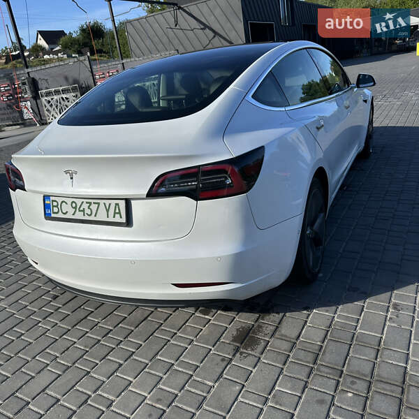 Седан Tesla Model 3 2020 в Фастові