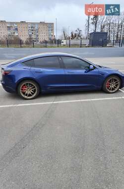 Седан Tesla Model 3 2021 в 