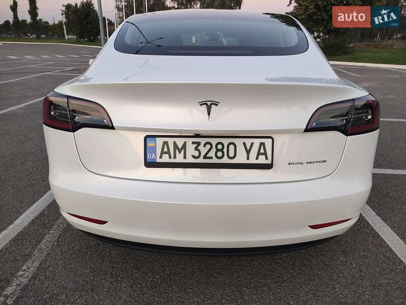 Седан Tesla Model 3 2019 в Житомире