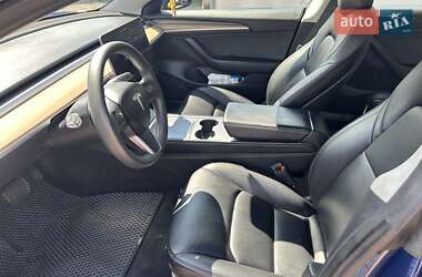 Седан Tesla Model 3 2022 в 