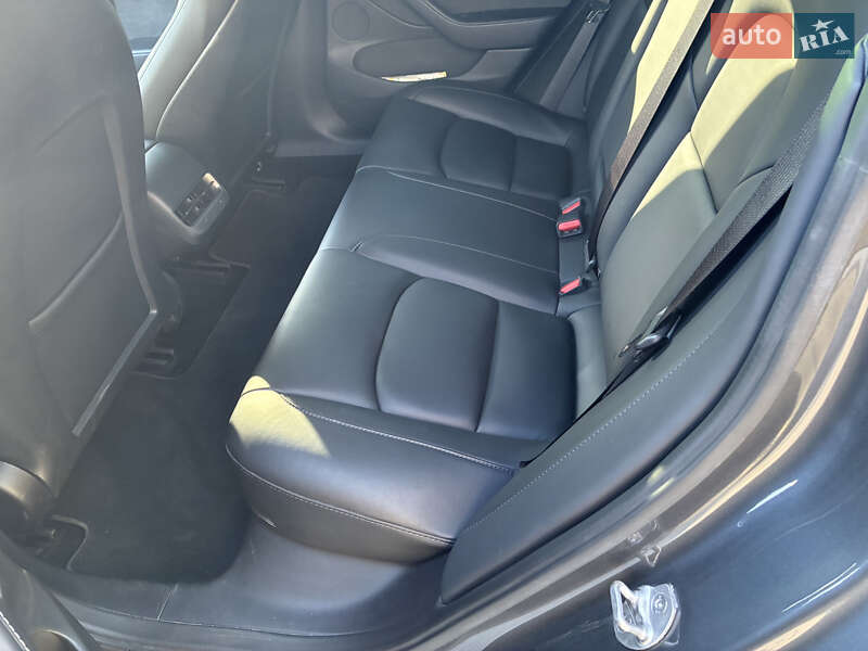 Седан Tesla Model 3 2022 в Києві