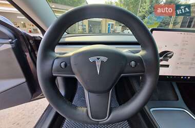 Седан Tesla Model 3 2021 в 