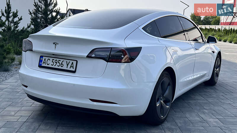 Седан Tesla Model 3 2020 в Луцке