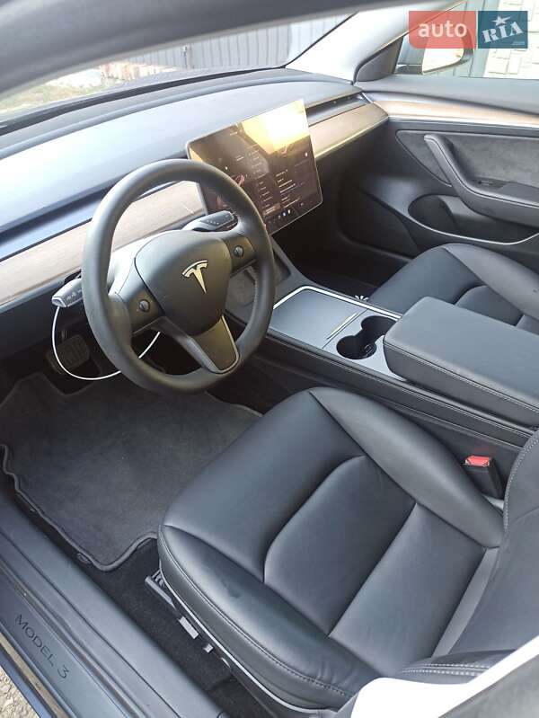 Седан Tesla Model 3 2023 в Самборе