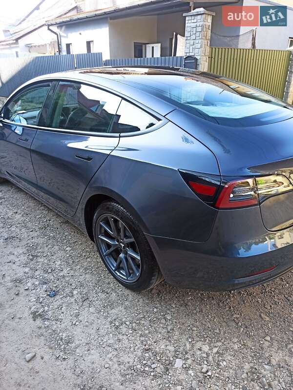 Седан Tesla Model 3 2023 в Самборе