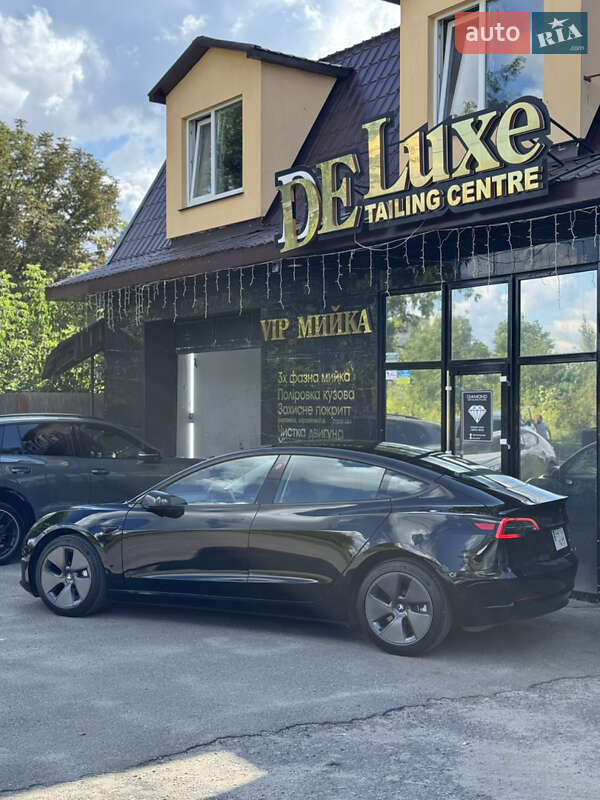 Седан Tesla Model 3 2023 в Сумах