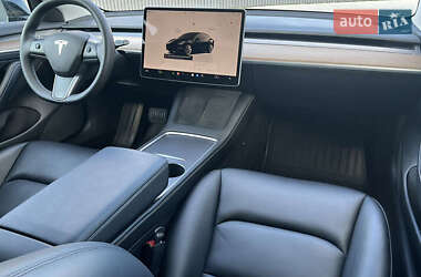 Седан Tesla Model 3 2022 в 