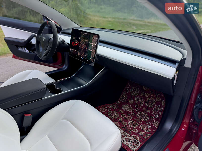 Седан Tesla Model 3 2019 в Києві