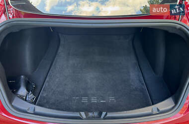 Седан Tesla Model 3 2019 в 