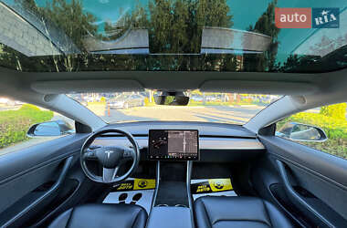 Седан Tesla Model 3 2019 в 