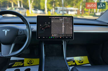 Седан Tesla Model 3 2019 в 