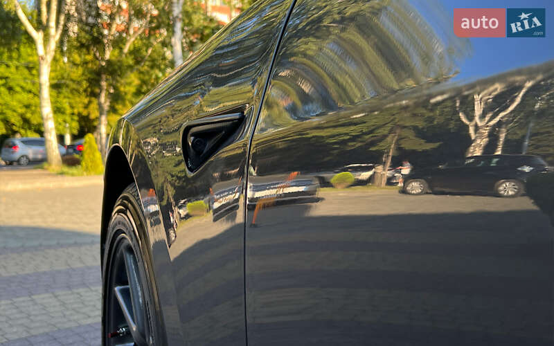 Седан Tesla Model 3 2019 в Львові