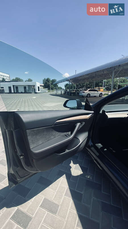 Седан Tesla Model 3 2023 в Полтаве