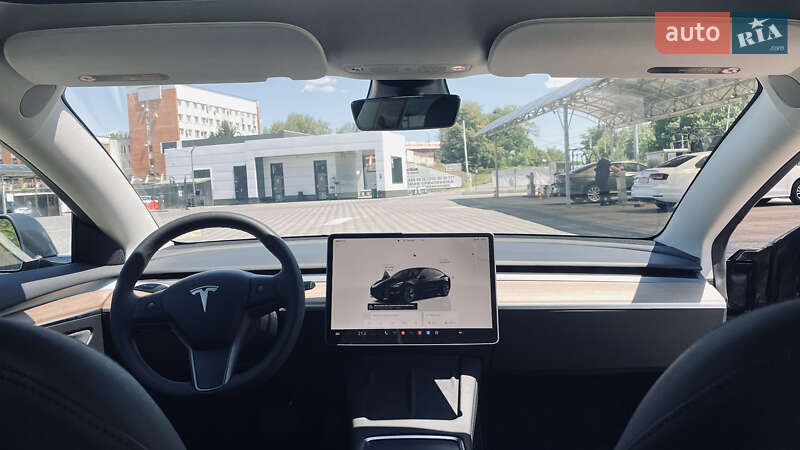 Седан Tesla Model 3 2023 в Полтаве