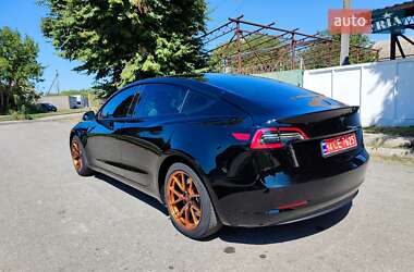 Седан Tesla Model 3 2021 в 