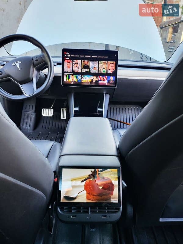 Седан Tesla Model 3 2019 в Одессе