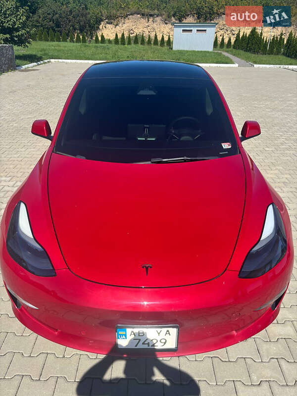 Седан Tesla Model 3 2022 в Виннице