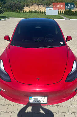 Седан Tesla Model 3 2022 в 