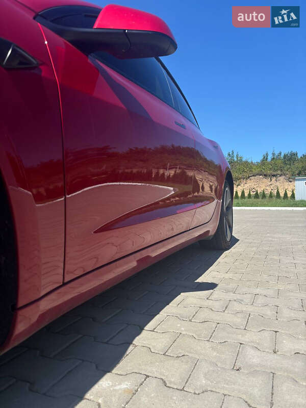 Седан Tesla Model 3 2022 в Виннице