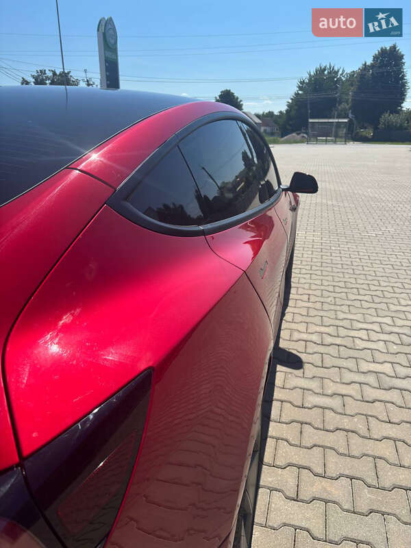 Седан Tesla Model 3 2022 в Виннице