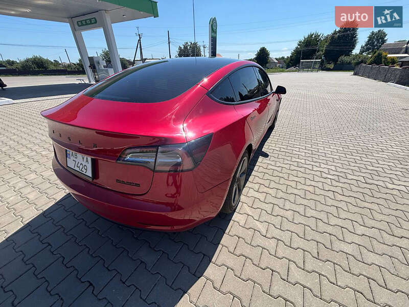 Седан Tesla Model 3 2022 в Виннице