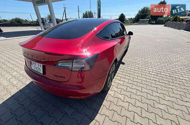 Седан Tesla Model 3 2022 в 