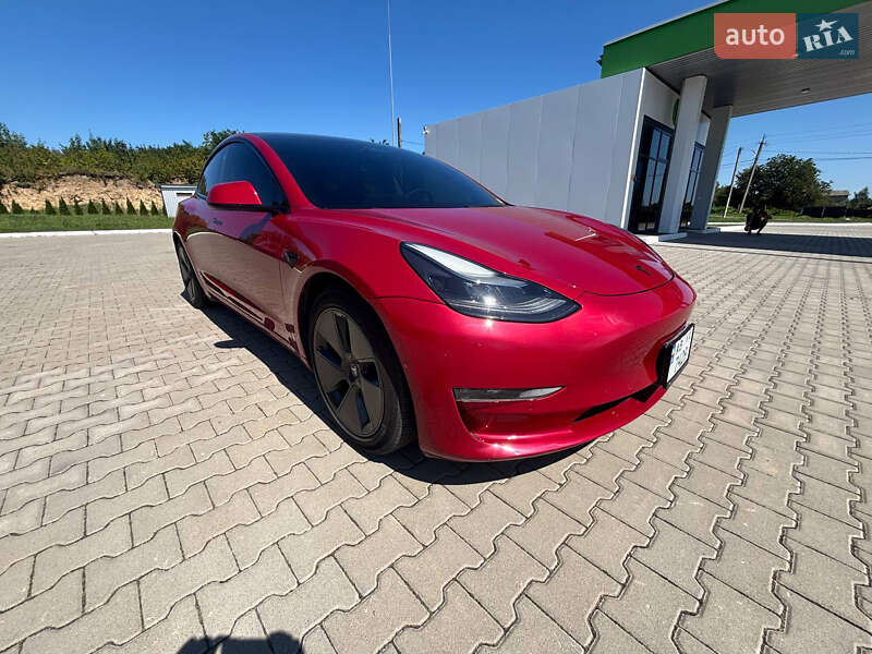 Седан Tesla Model 3 2022 в Виннице