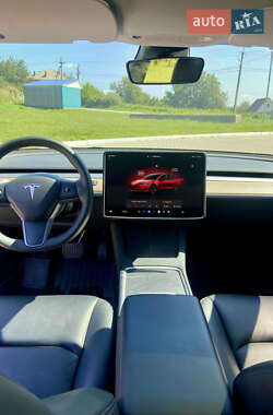 Седан Tesla Model 3 2022 в 