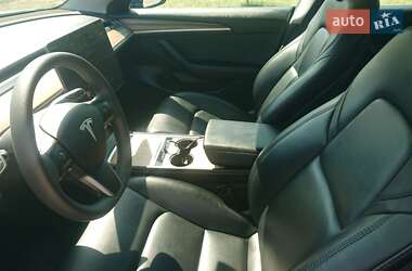 Седан Tesla Model 3 2022 в 
