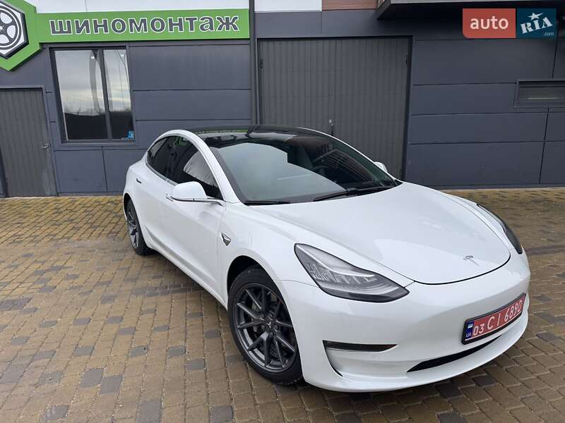 Tesla Model 3 2019