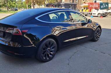 Седан Tesla Model 3 2019 в 
