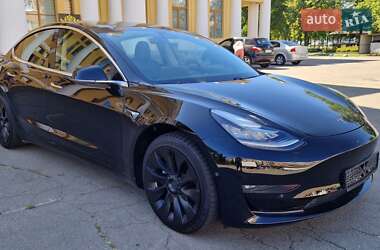 Седан Tesla Model 3 2019 в 