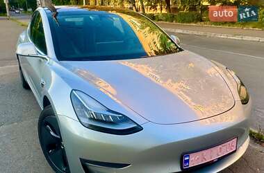 Седан Tesla Model 3 2018 в Киеве