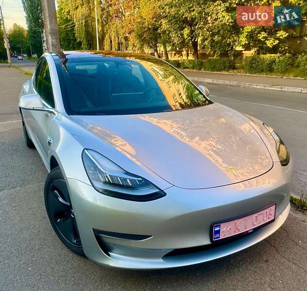 Седан Tesla Model 3 2018 в 