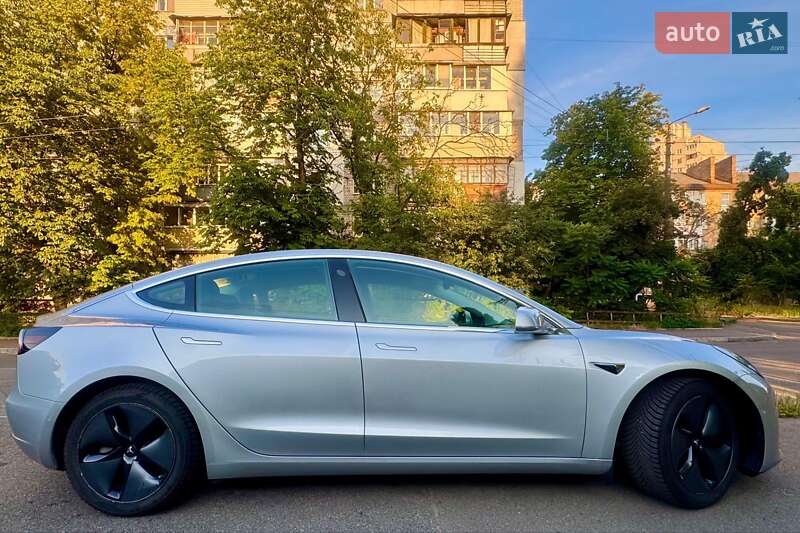 Седан Tesla Model 3 2018 в Киеве
