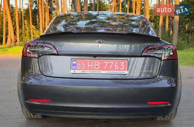Седан Tesla Model 3 2019 в 