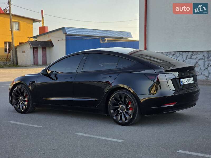 Седан Tesla Model 3 2022 в Тернополі