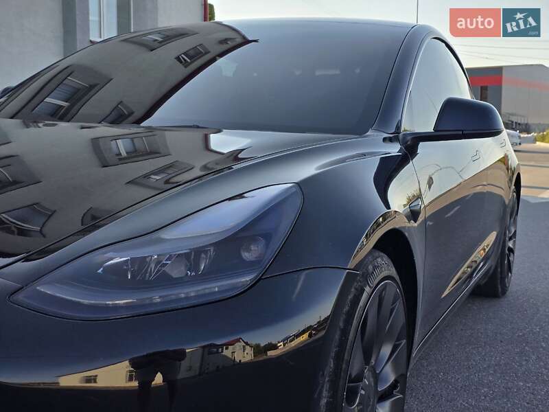 Седан Tesla Model 3 2022 в Тернополі
