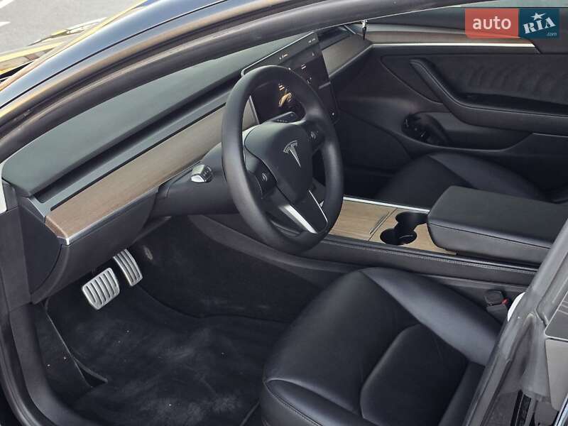 Седан Tesla Model 3 2022 в Тернополі