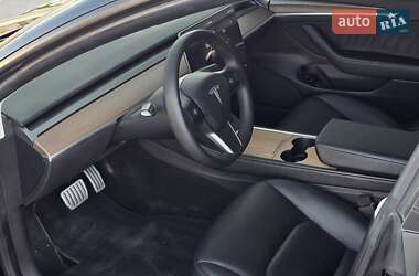 Седан Tesla Model 3 2022 в 