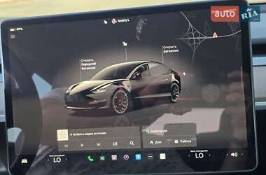 Седан Tesla Model 3 2022 в 