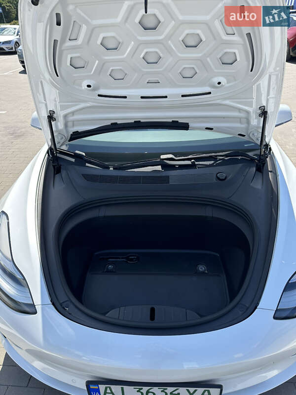 Седан Tesla Model 3 2019 в Києві