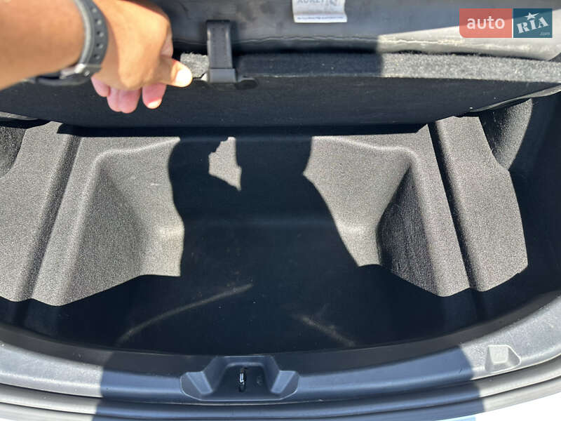 Седан Tesla Model 3 2019 в Києві