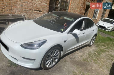Седан Tesla Model 3 2020 в 