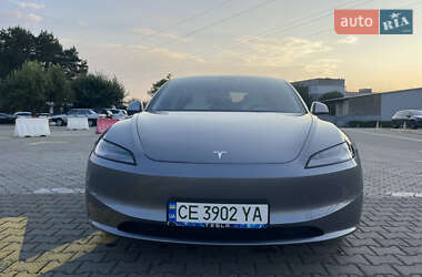 Седан Tesla Model 3 2024 в 