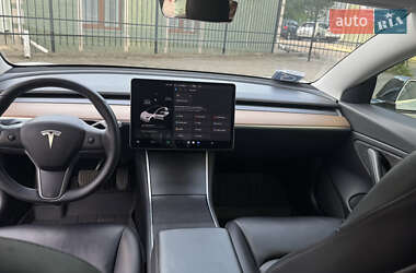 Седан Tesla Model 3 2019 в 