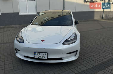 Седан Tesla Model 3 2019 в 