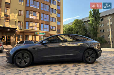Седан Tesla Model 3 2023 в 