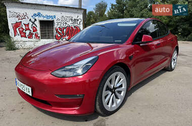 Седан Tesla Model 3 2022 в 