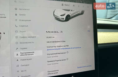 Седан Tesla Model 3 2022 в 